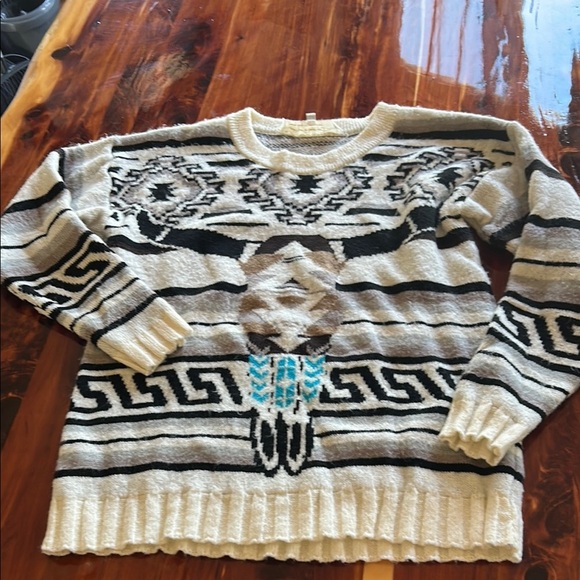 Cozy Black and Cream Patterned Sweater - Picture 1 of 4
